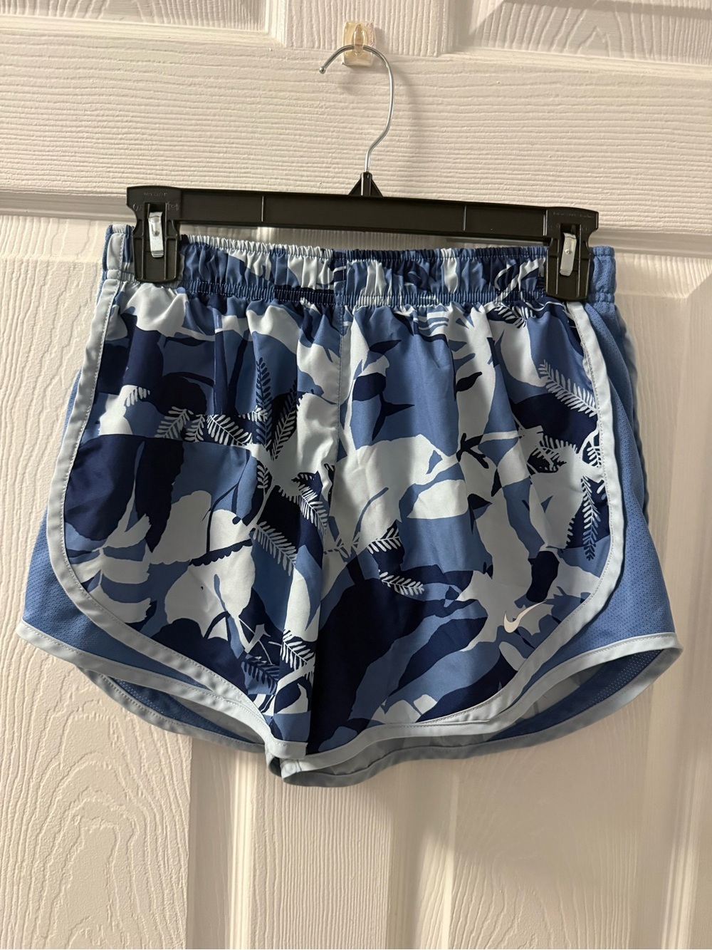 Nike Athletic Shorts With Liner Blue Patterned Size Small